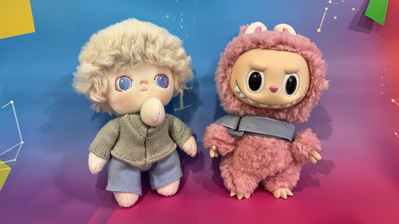 Labubu blind box collectible Pop Mart figure